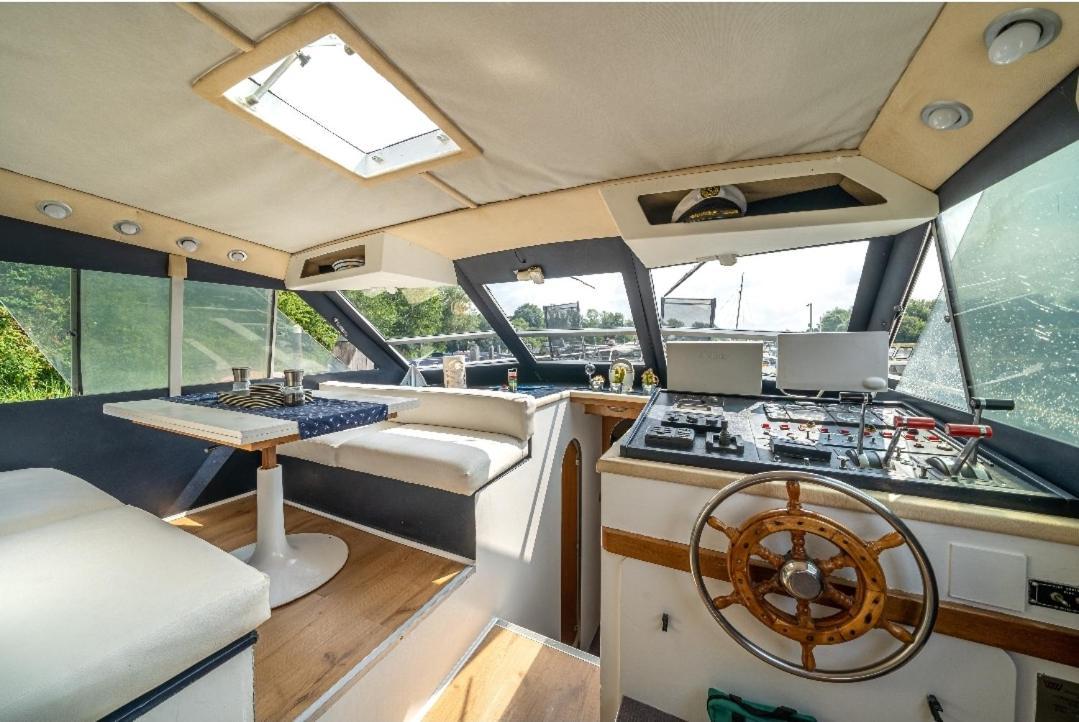 Eucala Motor Yacht Otel Molesey Dış mekan fotoğraf